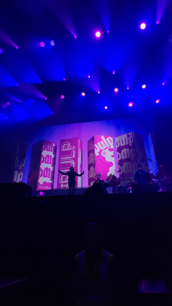 Sh0egAz3R1's tweet image. I will never be the same again, thank you @welovepulp 
AND I GOT THE SETLIST