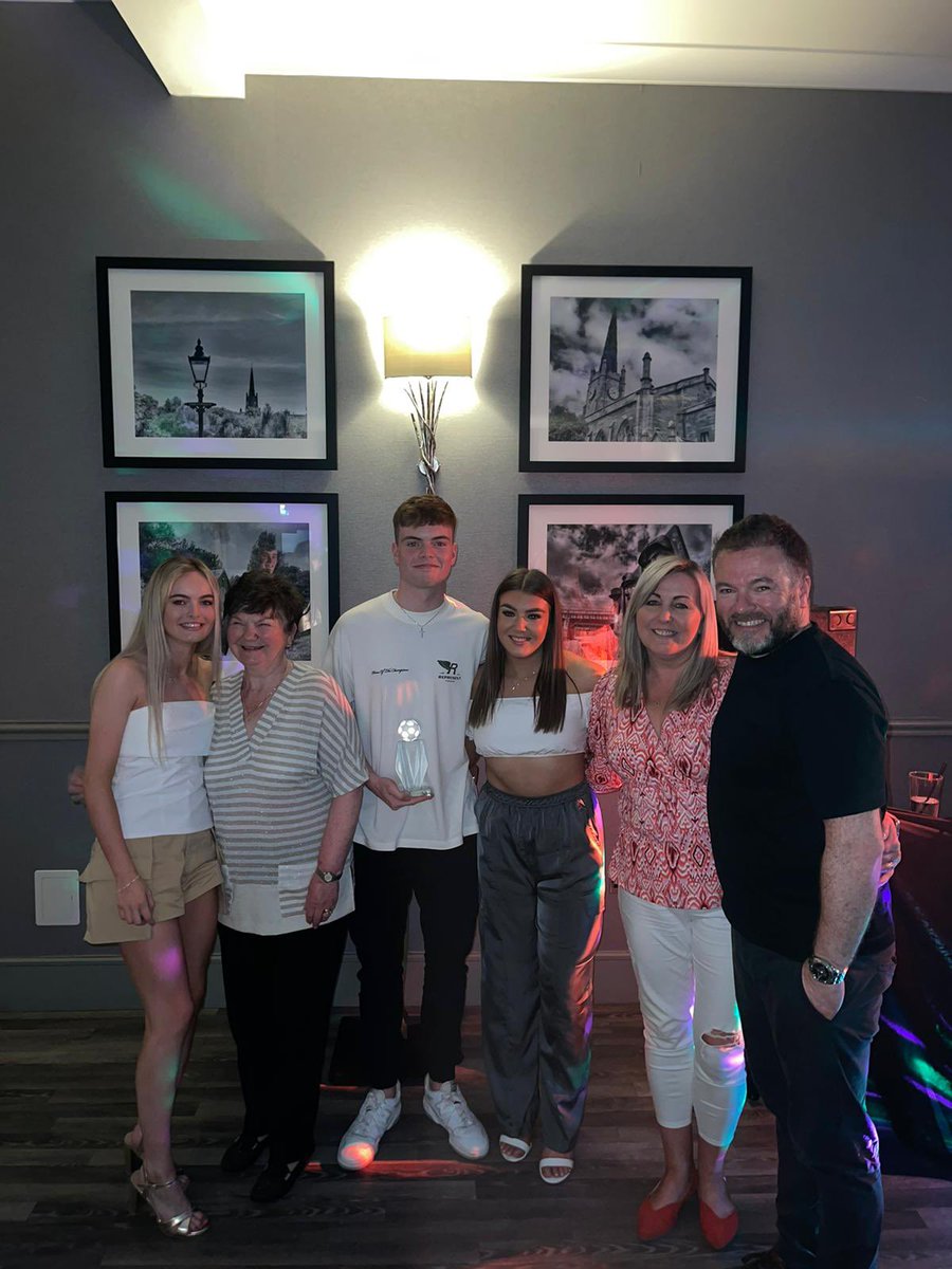 Julie Cummings tweet media