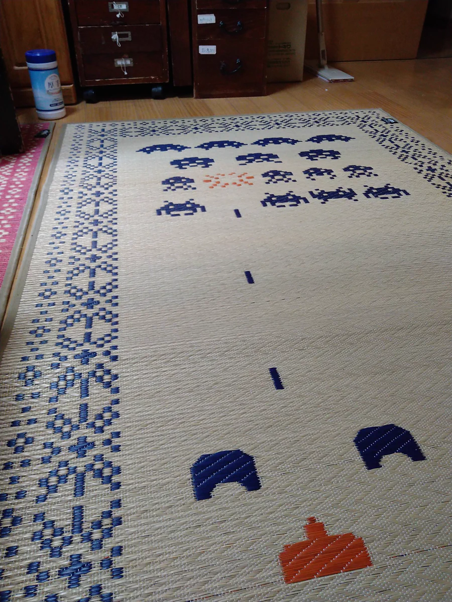 昭和の香りただよう、祖母の部屋のゴザ。えっ、コンピューターおばあちゃんだったの？