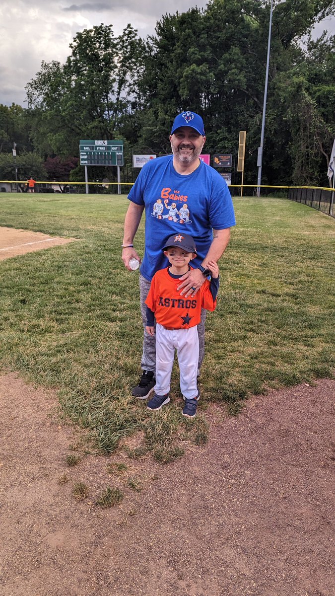 MGlass02's tweet image. @athletelogos when your son has a game and is the Astros...you wear your Mets gear!! #BabyMets #GhostFork