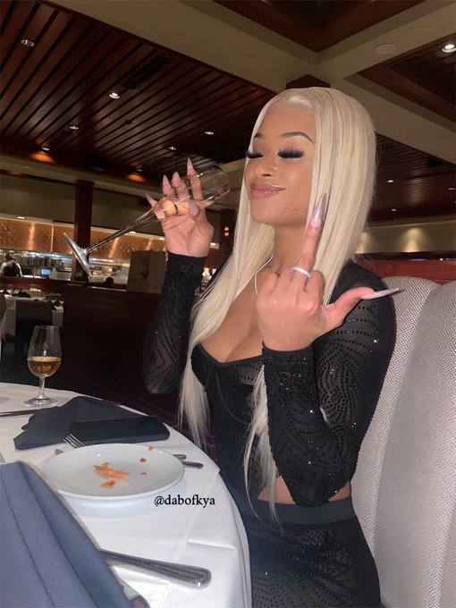 ☺️🖕🏽 https://t.co/MhWYzJVQhA<a href="/tag/wagonwednesday"class="tags"><span>#wagonwednesday</span></a>