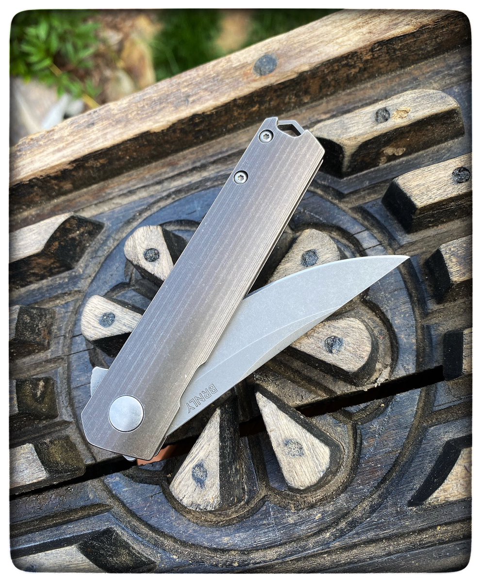 KevinCo55931013's tweet photo. Friday’s EDC-
#brnly #burnleyknives
#minikwaiken #midtech
#whdg #lifesabrawl https://t.co/FaBXwpNkQM