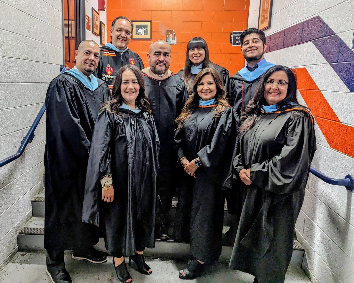 Celebrating our Montwood graduates  with the best admin team #TeamSISD #Excellence #earnyourhorns @classof2023rams