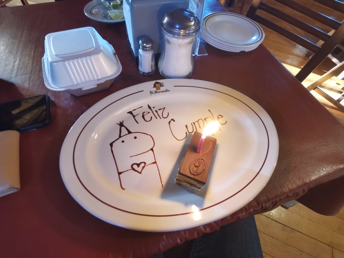 LauraDV_9's tweet photo. #Piso24 🥴🎂 https://t.co/zG36hT1k9q