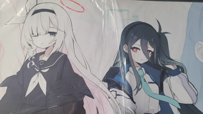 ついに到着!! 机が汚くてまだ包装を開けていないままにしておく予定ですが、思ったよりいいですね 