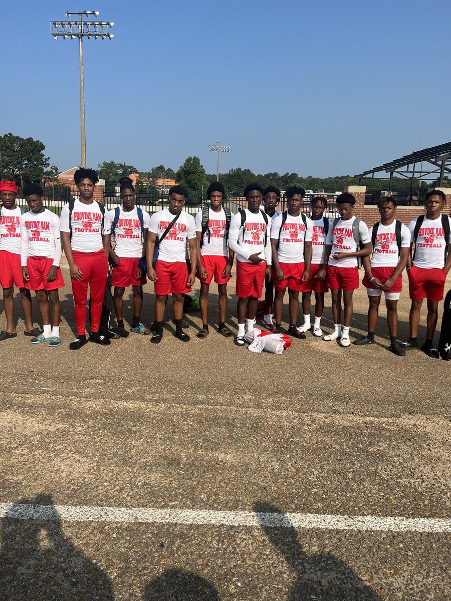 CoverGang_CEO's tweet photo. Took a young group to @CoLinFootball this week led by underclassmen, came up short in the semifinals against Mendenhall High but definitely proud of this group. We won week 1 of summer workouts, (we got better)
#2400RobinsonRd
#RamCity
#POE🐏
@ProvineFootball https://t.co/zTqA2lo3Ly