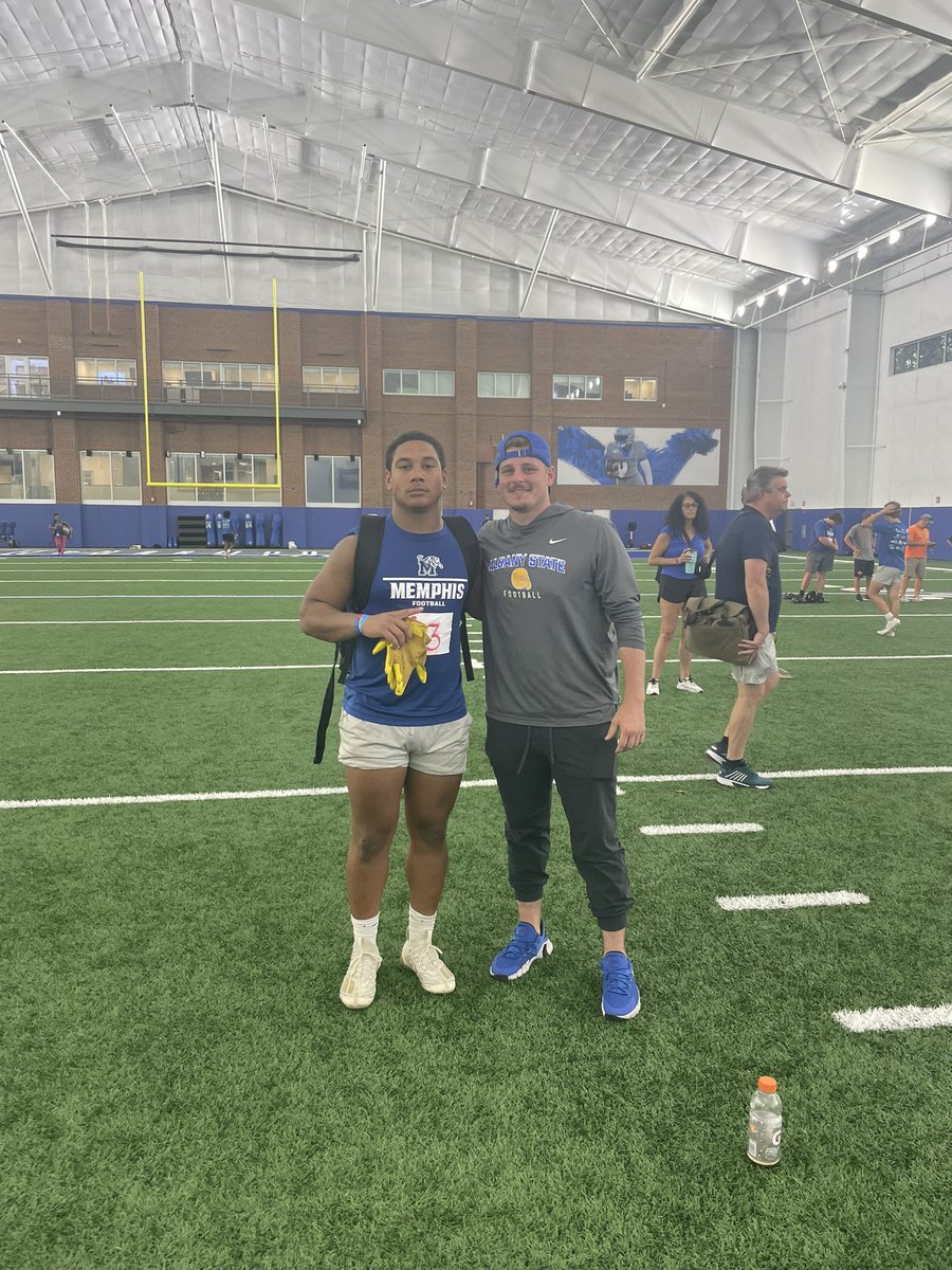 DesmondThomas25's tweet photo. Had a great day yesterday at the Memphis football camp #AGTG @CoachHaggardASU @JRFrostie @amaxwell8080 @_RHS_Football @MemphisFB @HankinsJordon https://t.co/g2x9UNVlJY