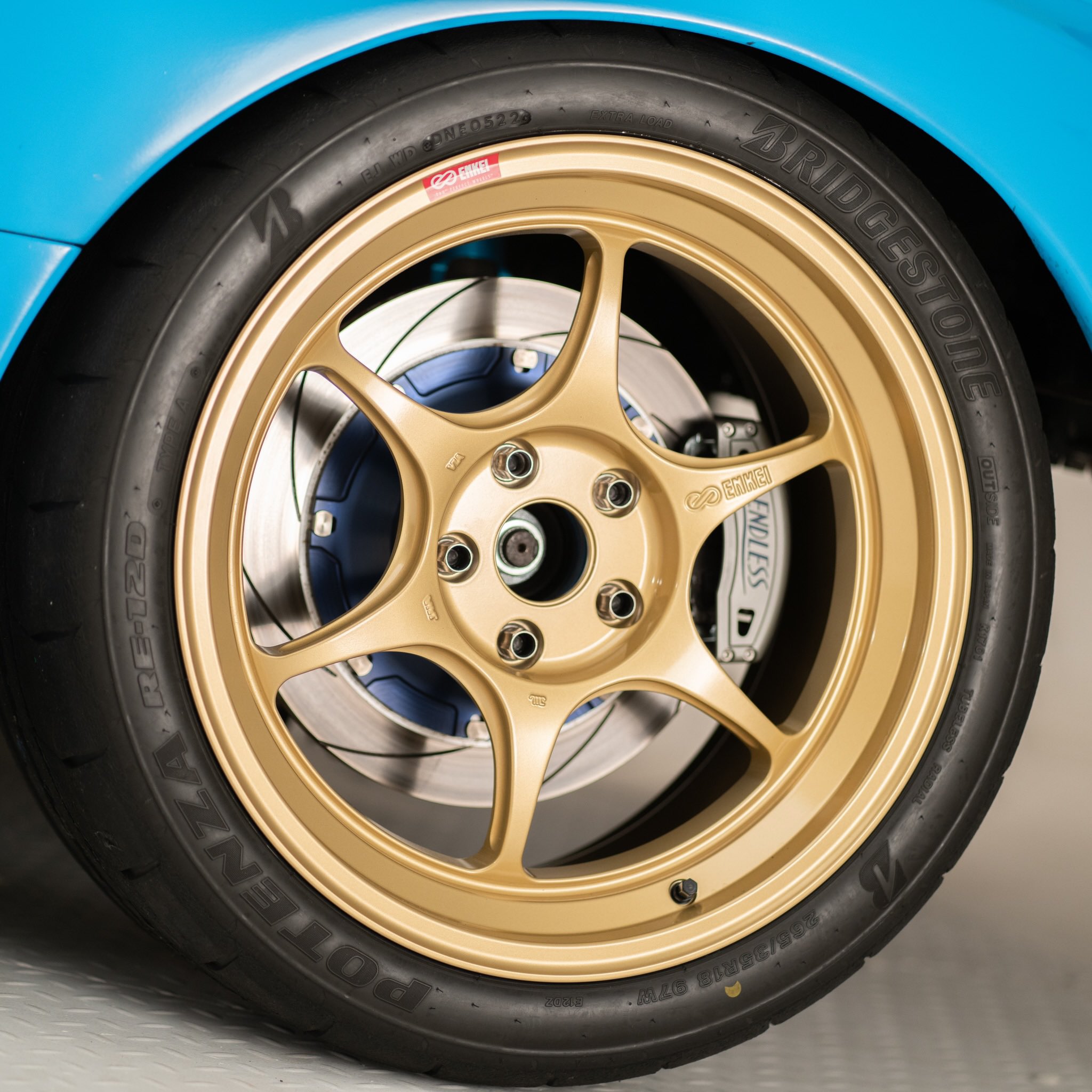 エンケイ　PF06 18インチ　F・R4枚セット PF06｜製品｜ENKEI WHEELS