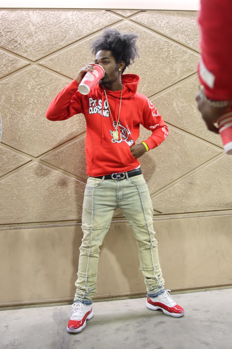 RandySuavee's tweet photo. That money gettin spent , I’m every b**** type 🏕️💰 - @_Skillababy https://t.co/hWyHLpScIh