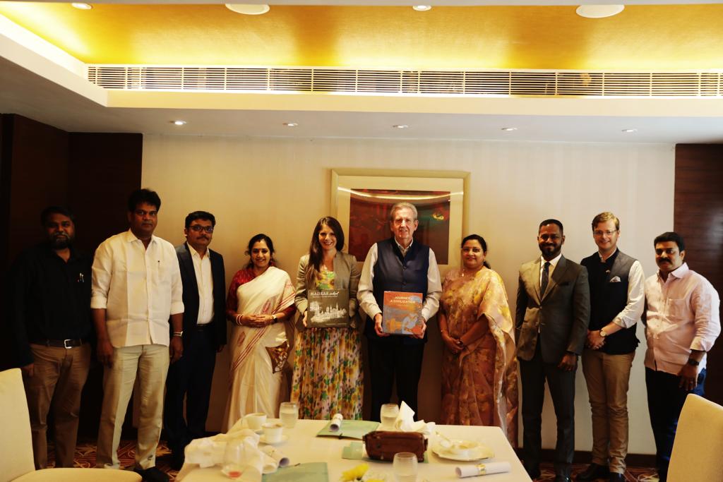 Manuraj S (@manuraj1983) on Twitter photo யாதும் ஊரே
<a href="/DMKNRIWing/">DMK NRI Wing</a> co-organised a closed door interaction of <a href="/arivalayam/">DMK</a> Parliamentarians with H.E. <a href="/AusHCIndia/">Philip Green OAM</a> AO in Chennai.
It provided us with a unique opportunity to discuss the successful Tamil Nadu growth story and the Dravdian Model of governance.
<a href="/DrKalanidhiV/">Dr.Kalanidhi Veeraswamy</a> யாதும் ஊரே
<a href="/DMKNRIWing/">DMK NRI Wing</a> co-organised a closed door interaction of <a href="/arivalayam/">DMK</a> Parliamentarians with H.E. <a href="/AusHCIndia/">Philip Green OAM</a> AO in Chennai.
It provided us with a unique opportunity to discuss the successful Tamil Nadu growth story and the Dravdian Model of governance.
<a href="/DrKalanidhiV/">Dr.Kalanidhi Veeraswamy</a>