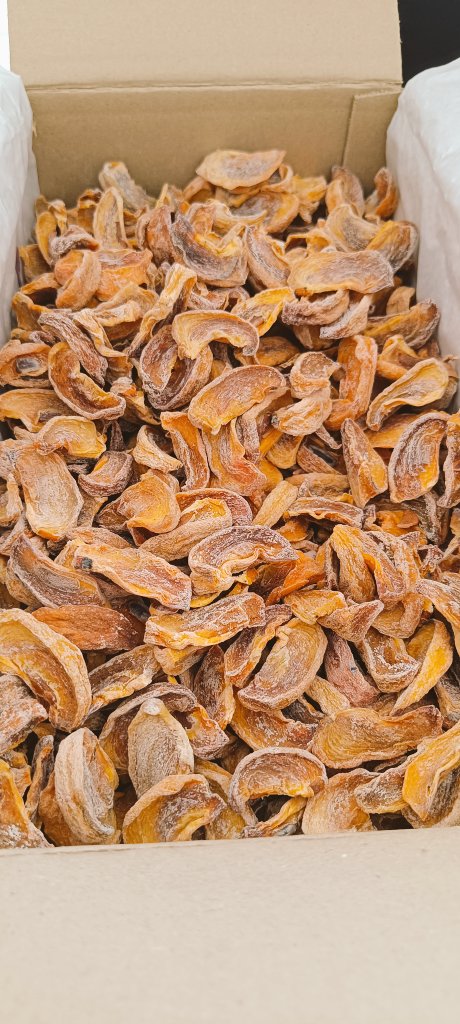 In the #Khatlon region #Tajikistan, #lemons and dates are dried along with other #fruits😋
В Хатлонской области (Таджикистан) лимоны и финики сушат вместе с другими фруктами👍