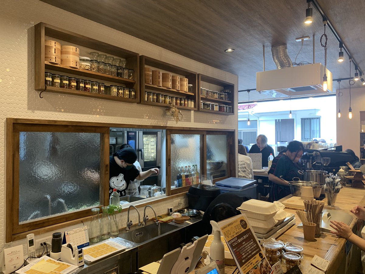 ReitoFunFab's tweet photo. お客さんもいっぱい！😆🧄
お腹もいっぱいになった🈵
ご馳走様でした🙏
#AJOBASE https://t.co/ifpZAbwpG2