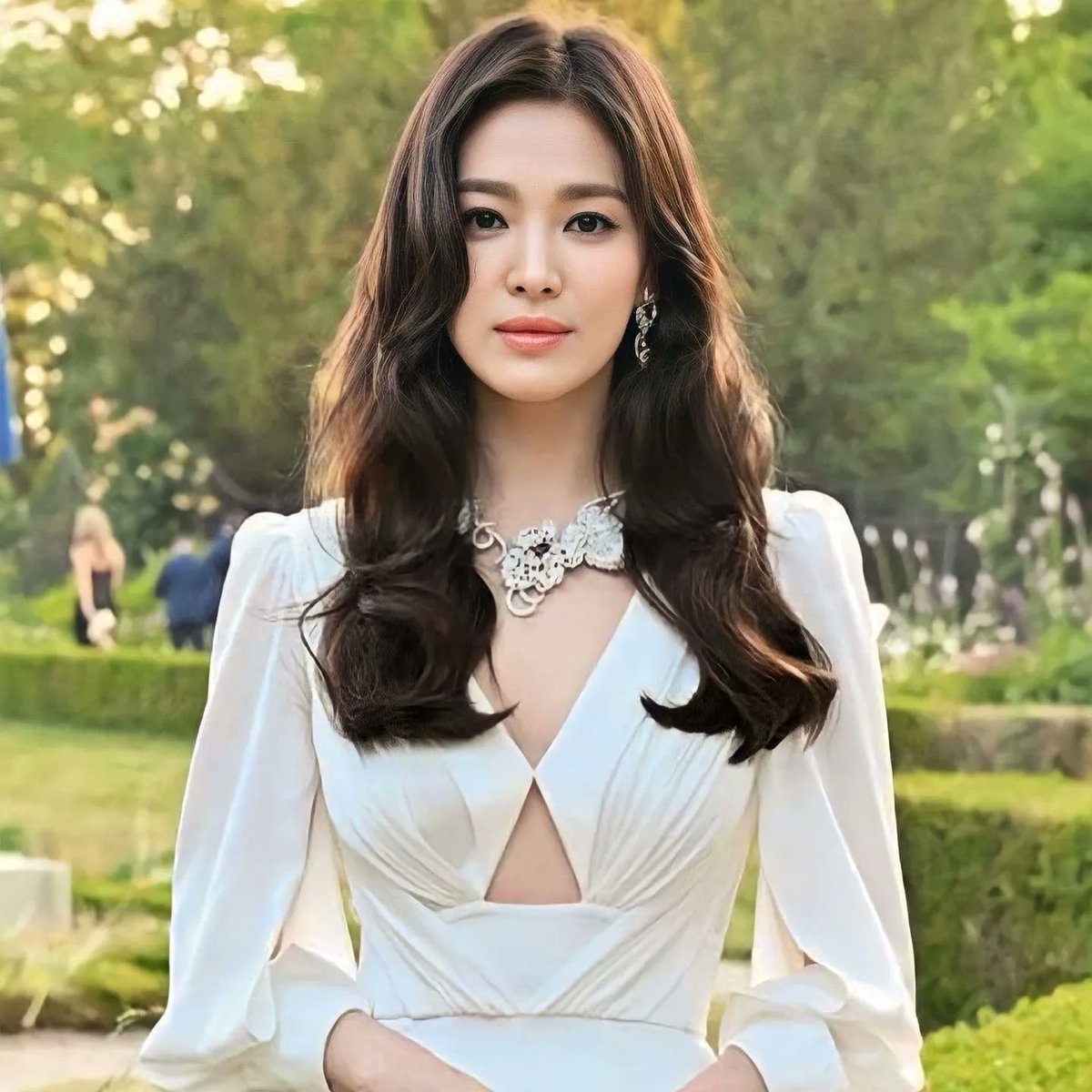 Sakra Soren on Twitter "RT ShkUnion SongHyeKyo Stunning Elegant