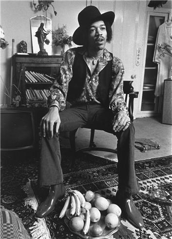 Jimi Hendrix at home in Brook Street, 1969. Photo by Barrie Wetzell