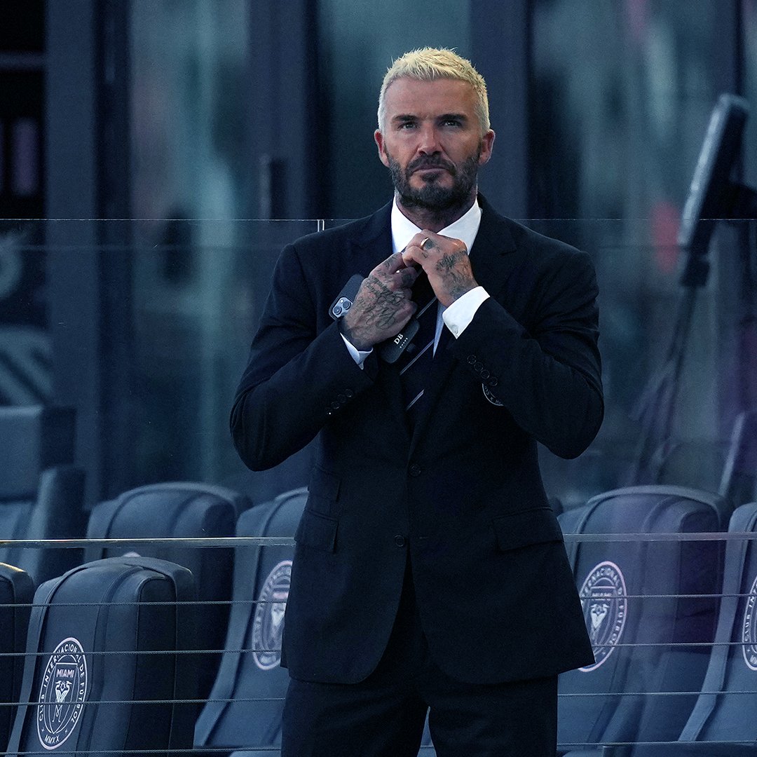 SomosAnalistas_'s tweet image. ¡SIMPLEMENTE SIR DAVID! ✍️💰

- Compró al Inter Miami por 25 MDD
- Ganó 255 MDD durante los últimos 5 años
- El club ya está valuado en casi 600 MDD
- Con el fichaje de Messi la valoración aumentaría a 1BDD

Guapo, modelo, gran futbolista y excelente hombre de negocios. Todo un…