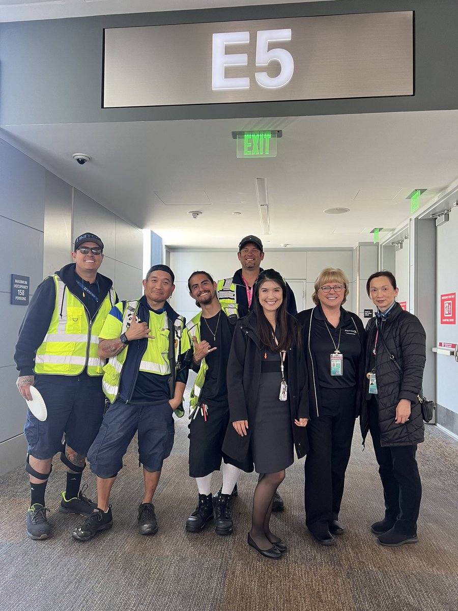 Coachrich_33's tweet photo. Congratulations to E5 on day shift and E4 on swing shift for winning the weekly acceleration gate challenge in SFO. @united #SFOCS #SFOCG https://t.co/AqZd49TgAO