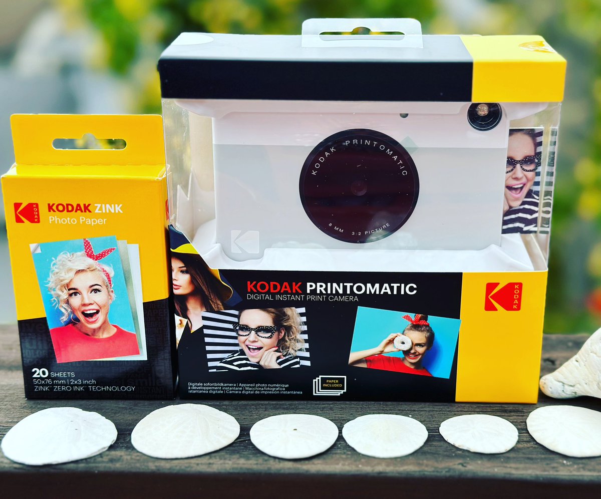 dibright's tweet image. Ready for summer vacay? Check out this PRINTOMATIC #digital #instantprint #camera via @Kodak 📷. Their #photopaper uses #zink #zeroink #technology for a #nomess experience. #summervibes #amreviewing #giftsforteens #giftsforher #giftsforhim #summerfun #vacayvibes #vacayready ✈️