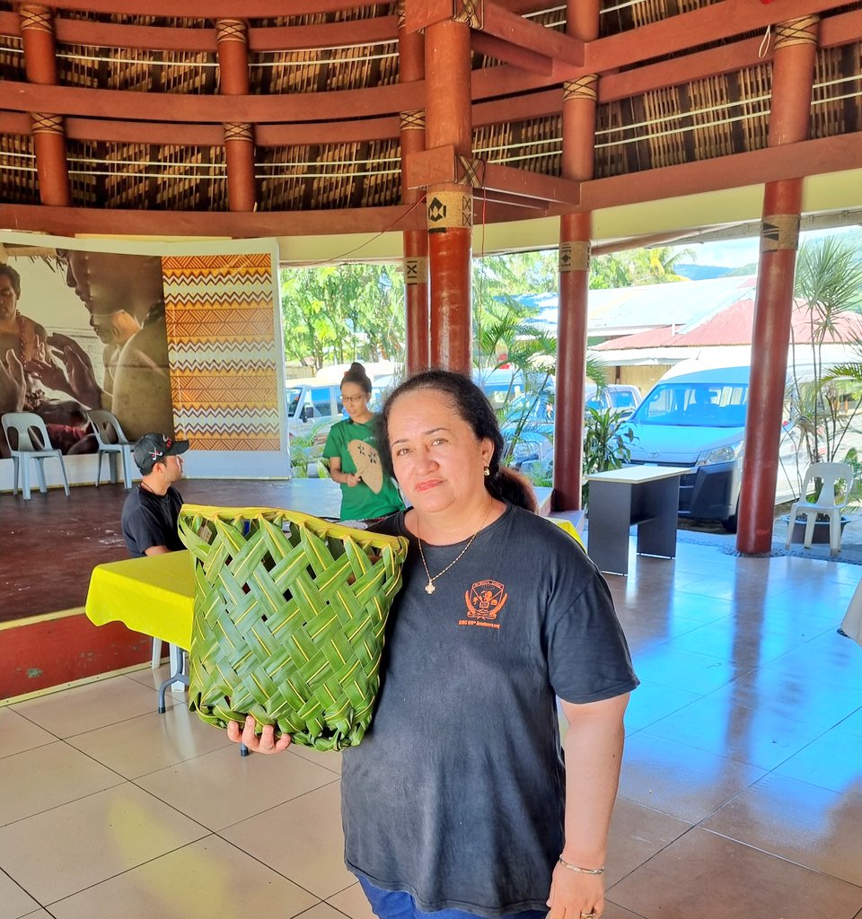 Thank you to everyone who joined us at the #SWAG market 🍍 today! We are the ONLY MARKET in SAMOA that #bans 🚫 single-use plastic and styrofoam! Thanks to all who brought a #reusable bag or took home an #atolauniu! #greenchoices #noplastic #greenmarket #reducereuserecyclerefuse