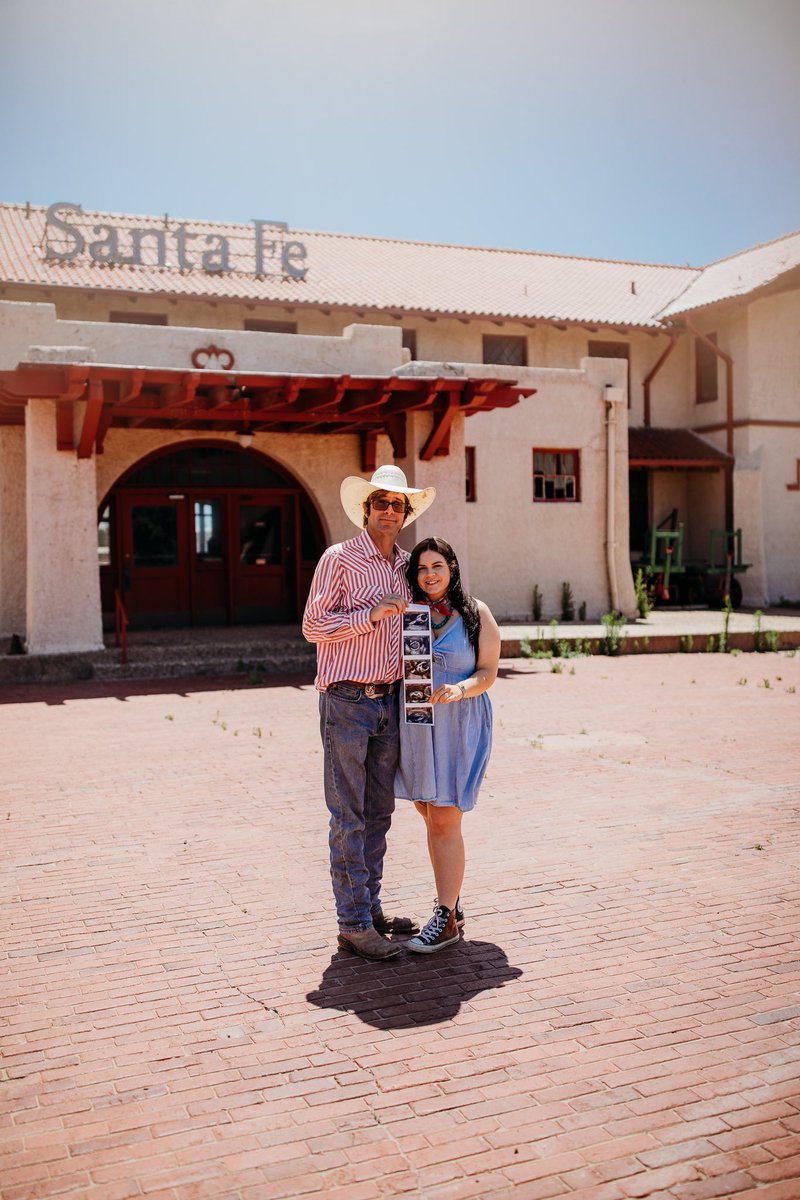 SwaringenEcho's tweet photo. baby mama vibes 

PC @sarahpfenn 💘💘💘💘💘 https://t.co/8KtxuOA9ng