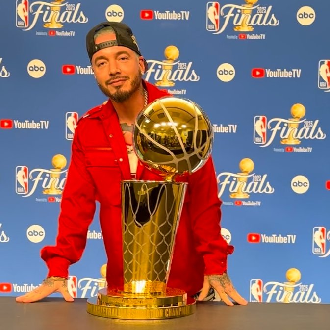 El trofeo y @JBALVIN 🏆

#NBAFinals