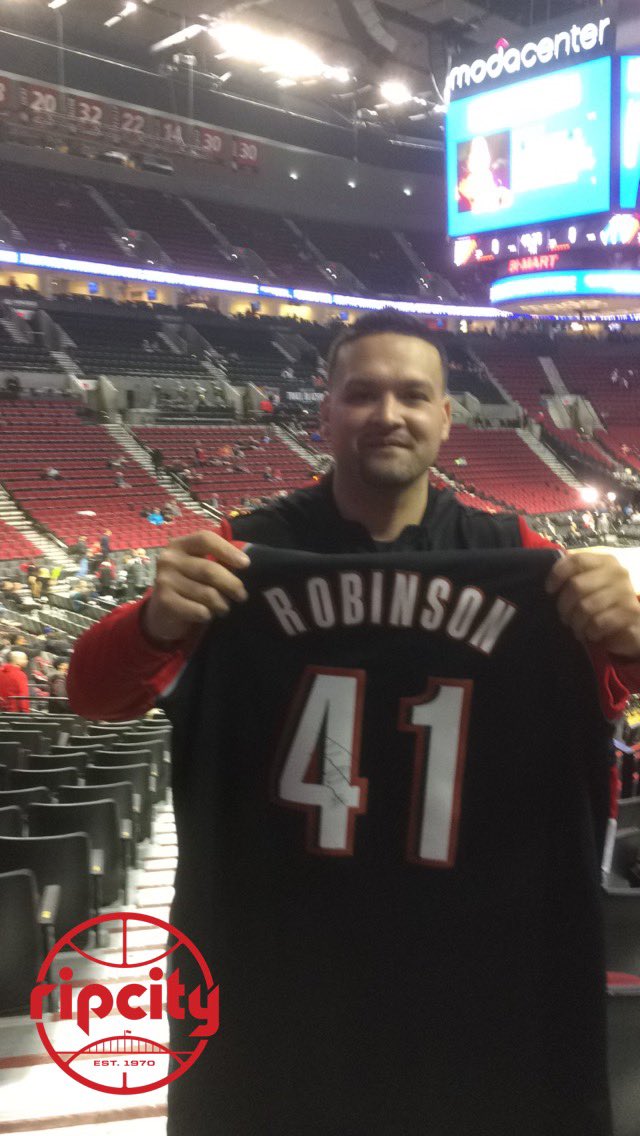 gar9mex's tweet photo. @Deeeniceny #RipCity T-Rob 🙌🏽 https://t.co/znQ42wdfyn