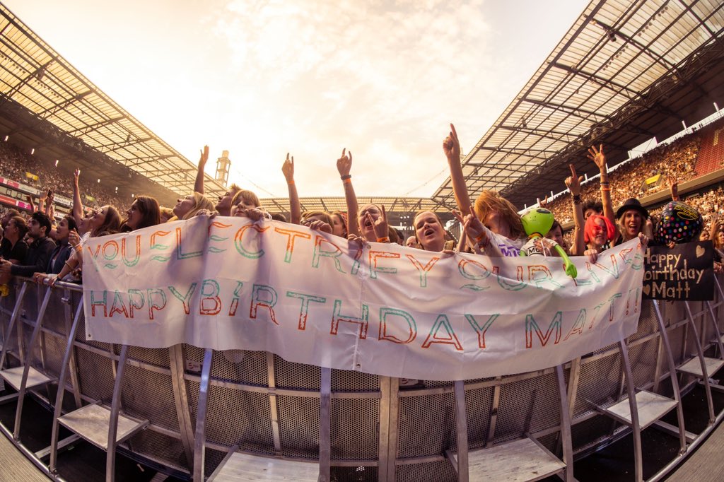 museband's tweet photo. We love you, Cologne. 🧡

📸 • @theworkofjar https://t.co/2JpHutJCoy