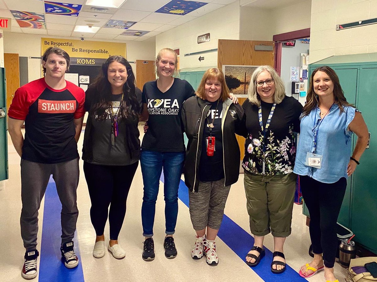 MrsMauriceELA's tweet image. Also, shout out to this powerhouse team! No one else I’d rather do this with! #7thgraderocks #wedidit