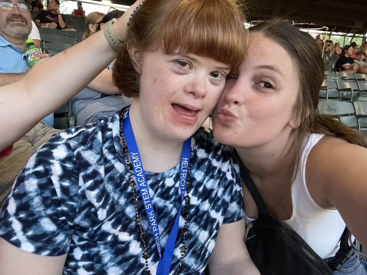 rileyjabney's tweet photo. A week full of baseball with some of my favorite people! Gooooo @EvilleOtters 🤩 https://t.co/ziNwd2lWIU