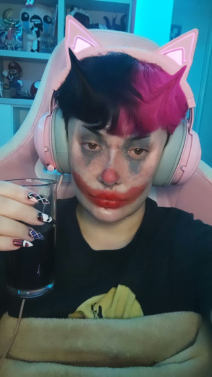 Juh ☕ twitch.tv/juhscramocin on Twitter: "Só no vinho mesmo."