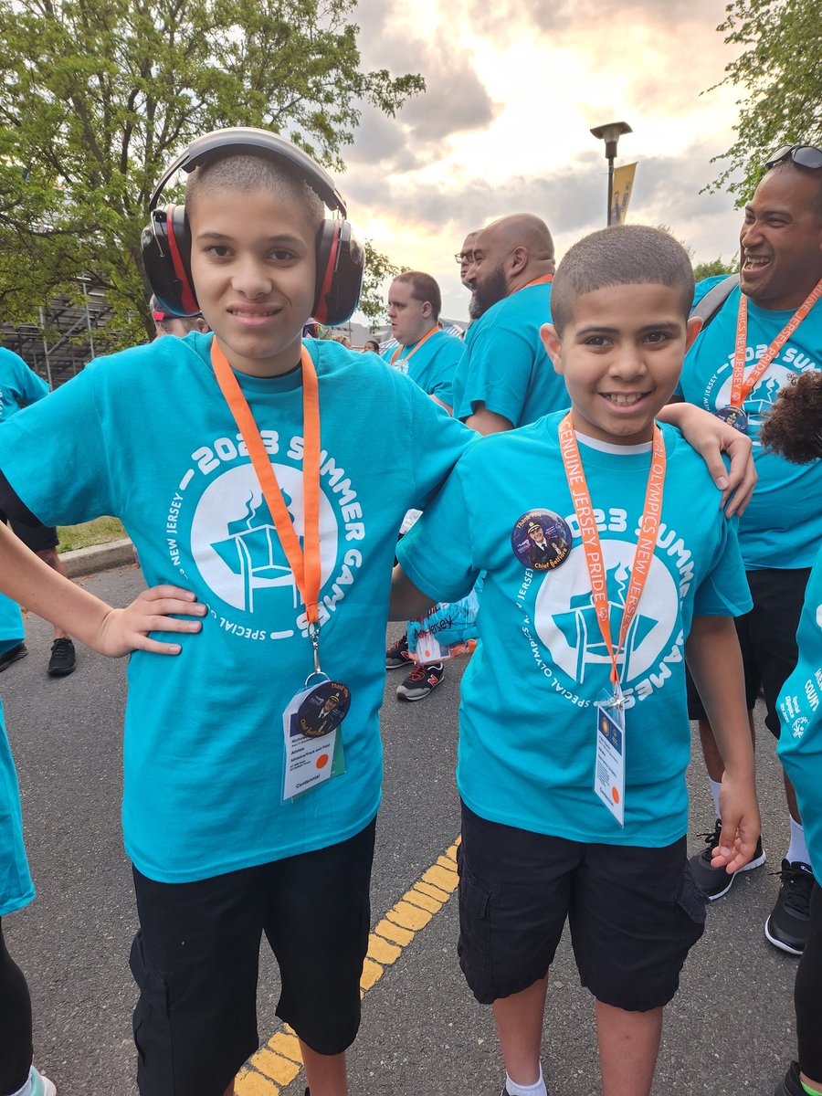 jclarke1369's tweet photo. Lawrenceville pride!!! SPECIALOLYMPICS NJ@LTPS1 @LISShines https://t.co/cjt2RTWm9T