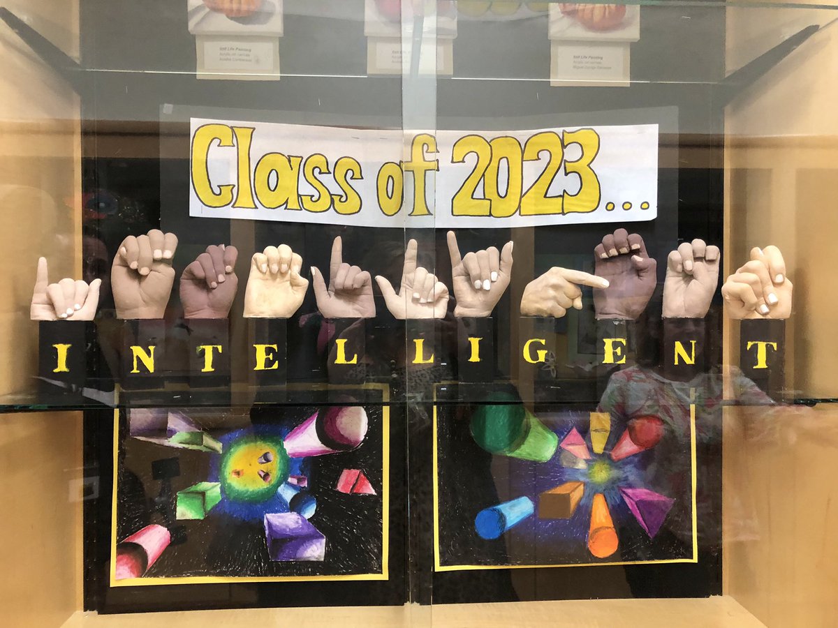 This display is incredible! 🎨🖼️🧑🏽‍🎨 Our kids are so talented!!! #ASL