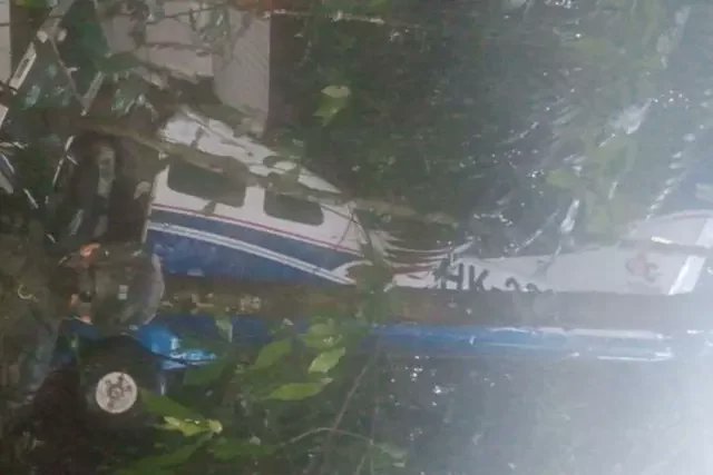 🔴URGENTE

Crianças e bebê são encontrados vivos após queda de avião na Colômbia

Segundo informações preliminares, as crianças estão desidratadas e com picadas de inseto pelo corpo, após mais de 40 dias na mata fechada

Leia: bit.ly/3J5dl6p