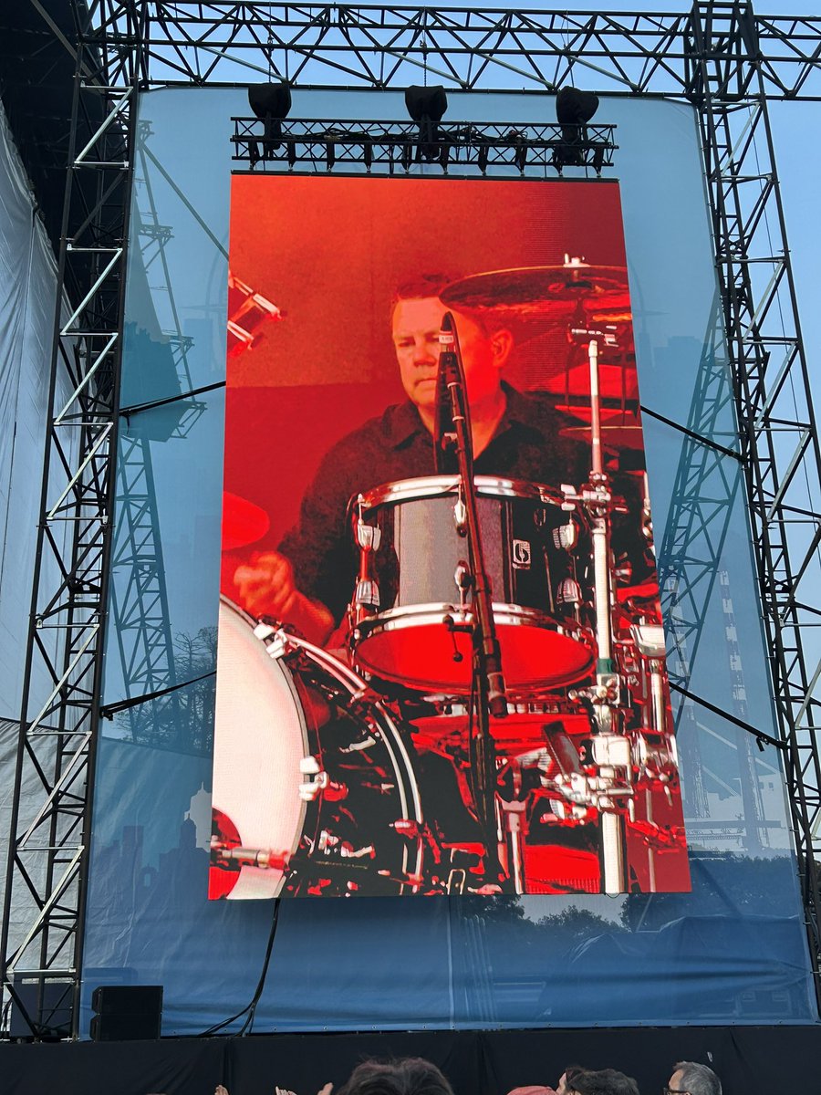 MBeddis's tweet photo. @therealnickbank @welovepulp That was an incredible gig, you could have looked a bit happier though🤣 thanks for putting on a great show and hopefully see you back in Dublin again soon #somethingchanged @welovepulp https://t.co/ytaA8FTGps
