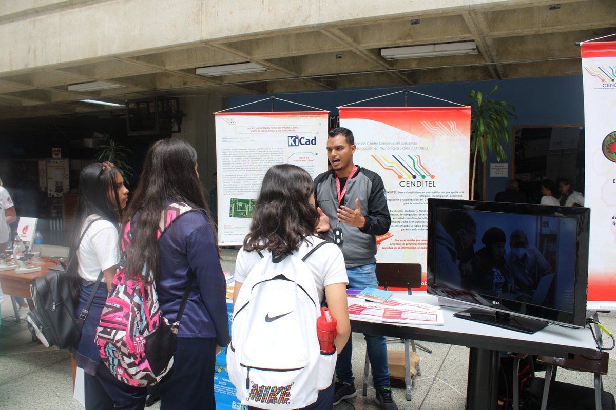 ¡Ciencia y Educación! En el estado Mérida, el <a href="/CENDITEL/">CENDITEL</a> participó en 23° Encuentro con la Física, Química, Matemática y Biología.

Más detalles aquí ➡️ tinyurl.com/yp7f4brd

#VivaElPoderPopular

<a href="/NicolasMaduro/">Nicolás Maduro</a> 
<a href="/_LaAvanzadora/">Yelitze Santaella</a> 
<a href="/Danielcustodio3/">Daniel Custodio</a> 
<a href="/_NancyOrtuno_/">Nancy Ortuño Rojas</a> 
@MPPEDUCACION