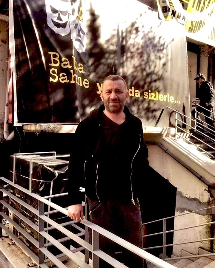 Artık #Babasahne 'deyim. Hakkımızda "TAYYİP" ferman vermiş, kovun bunu diziden demiş; Bende diyorum ki; Sarayda yezit ile yaşamaktansa, Kerbela da Hz. Hüseyin ile şehit olmayı, bir damla suya muhtaç kalmayı, tercih ederim.. Sizlerden ricam paylaşarak sesimi duyurmanız.
⬇️
👍👏👏