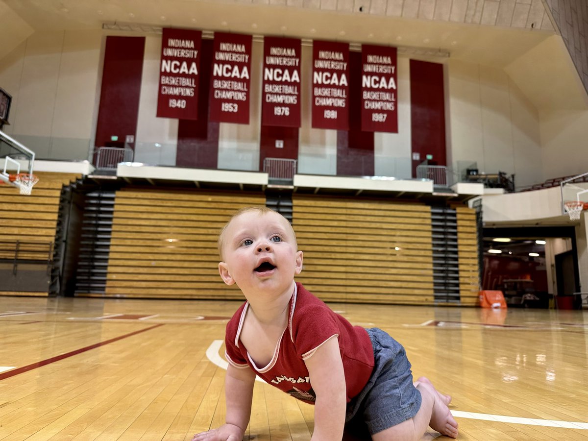 ChrisCrohan1's tweet photo. @IndianaMBB in 17 years he will be adding to the banners! #IUBB https://t.co/JxDdeT70zB