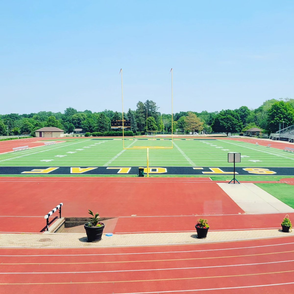 Jonah56_fb's tweet photo. Had an amazing time at St. Olaf. Beautiful campus and amazing coaches. Thank you everyone involved! @StOlafFB https://t.co/52gqk4c2ZR