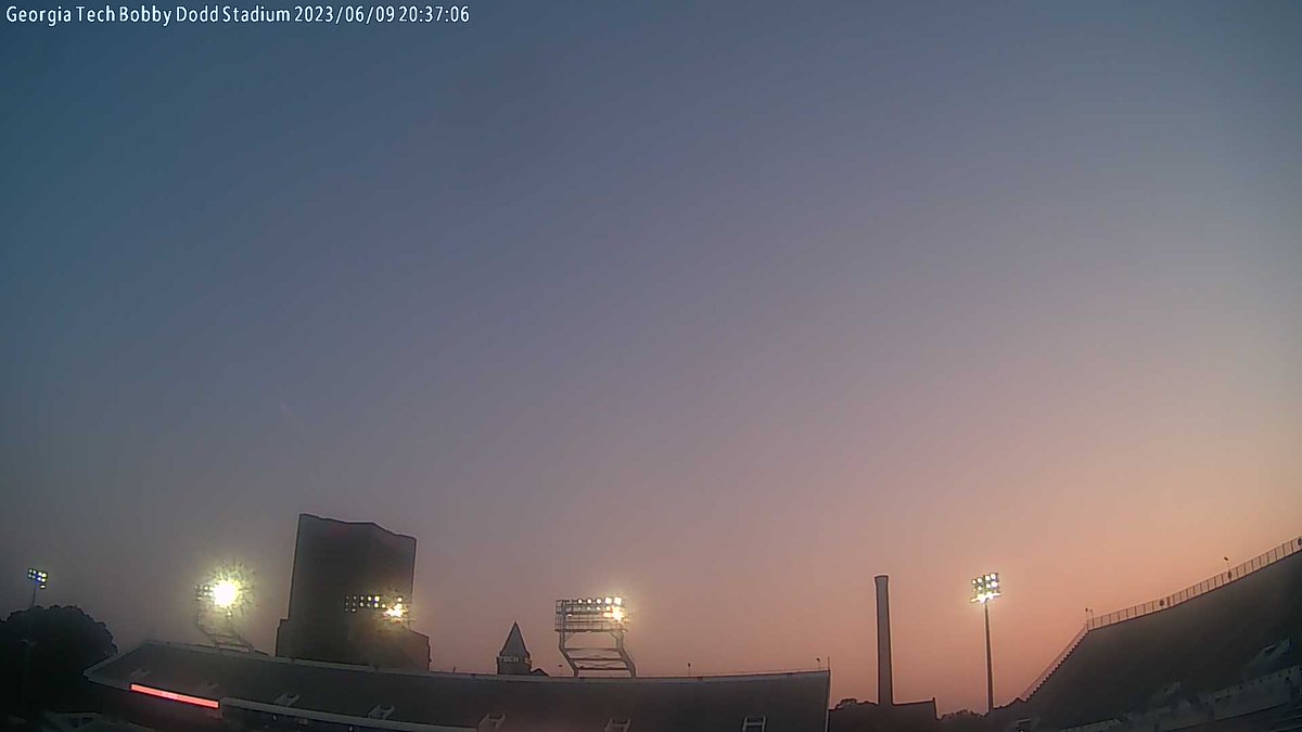 GATechStadiumWx's tweet photo. Georgia Tech Bobby Dodd Stadium at sunset and it's 79.9 F. https://t.co/tCMGSXKuVH