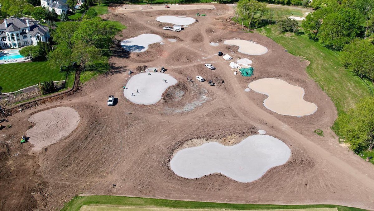 CelebrityGreens's tweet photo. Just completed these 6 greens at Hallbrook Country Club with CG Kansas City @HallTurfInc ⛳️ #redefiningprivategolf #navysealsofturf 👊🏼⛳️ https://t.co/TsCJ306gY5