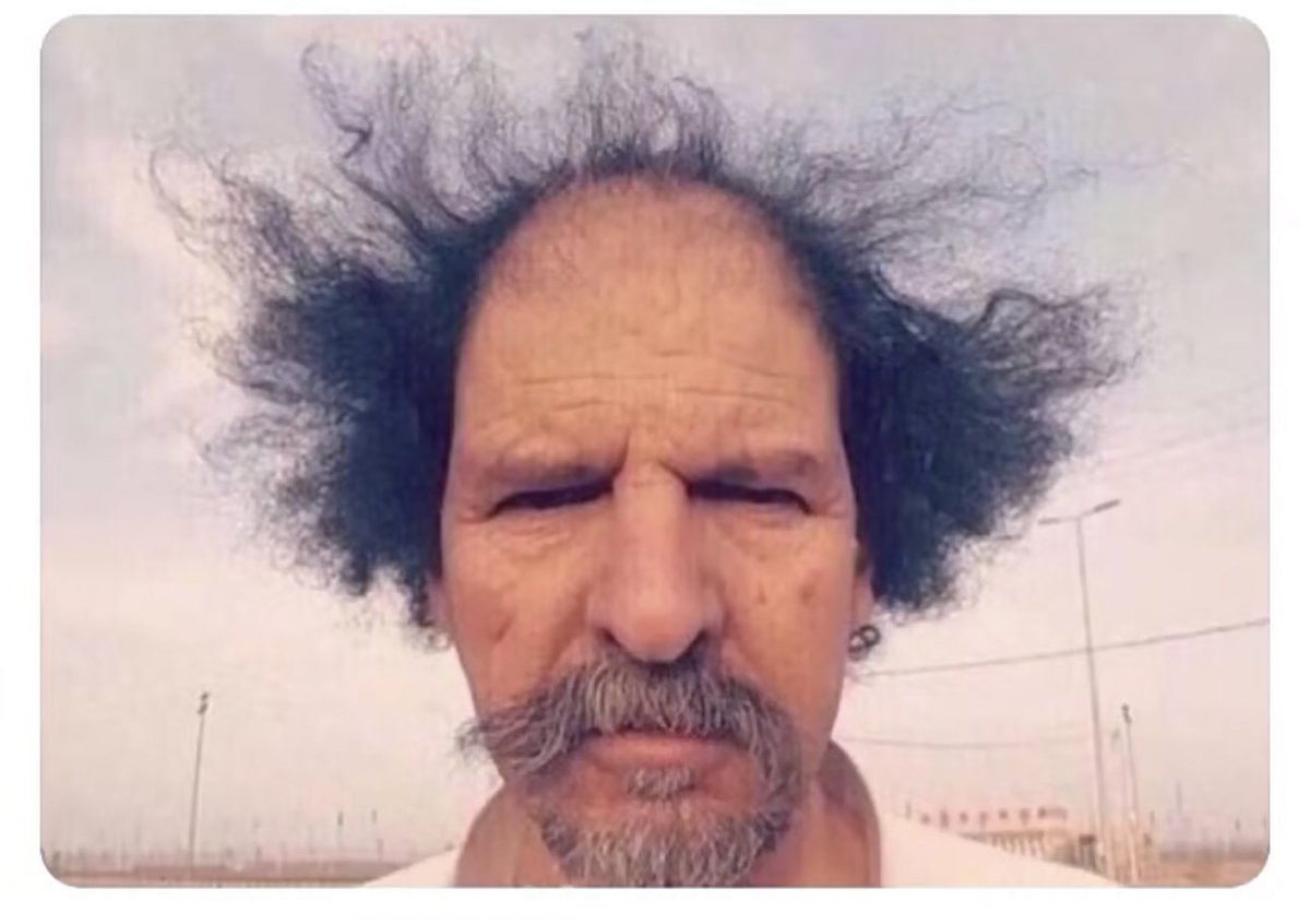 👩🏻: حبيبي وينك أدق ماترد 
👨🏻: هلا بيبي كنت نايم 
👩🏻:،وااااي صور اشوف 

ليتك ماصحيت .