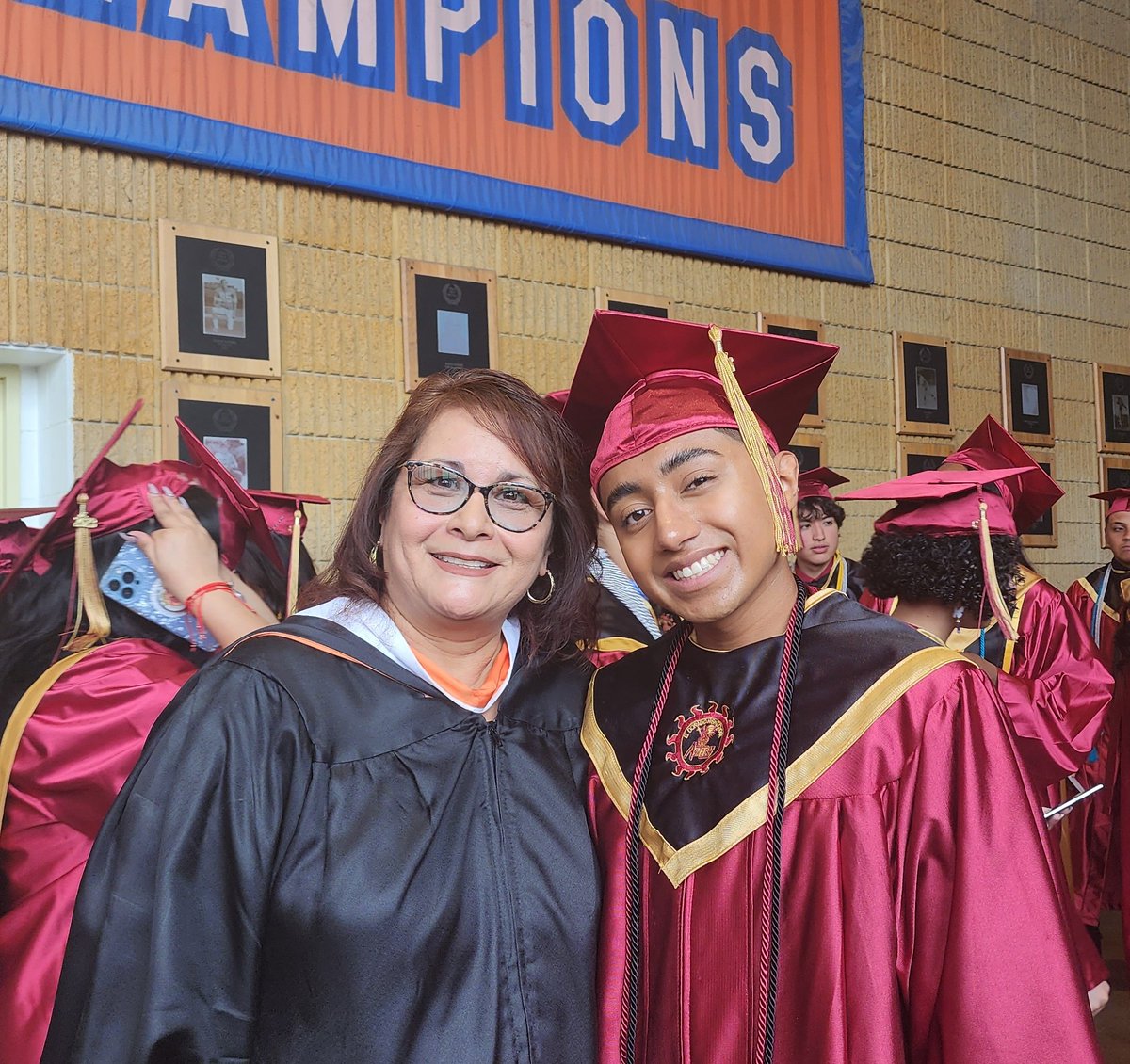 Donna Sianez (@dsianez___edhs) on Twitter photo I taught food science for the first time this past school year. My seniors were sweet and we learned a lot together. I was blessed to see them before graduation. I wish them the best! I will miss them! ❤️💛🖤 <a href="/EDAztecs_HS/">Venessa Betancourt</a> @nsallis_EDHS #TeamSISD I taught food science for the first time this past school year. My seniors were sweet and we learned a lot together. I was blessed to see them before graduation. I wish them the best! I will miss them! ❤️💛🖤 <a href="/EDAztecs_HS/">Venessa Betancourt</a> @nsallis_EDHS #TeamSISD