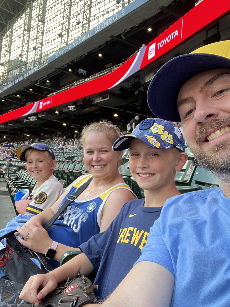 KatyPond2's tweet photo. #ThisIsMyCrew https://t.co/ZwToNHa3Gn