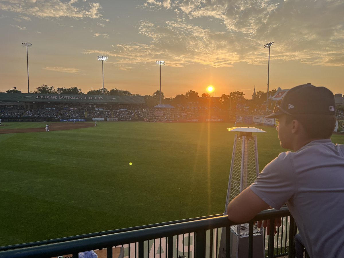 SBCubs's tweet photo. Perfect night at the park!
@FourWindsField #onlyinthebend https://t.co/9Z3mcXsGP8