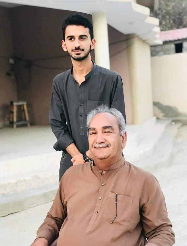 BalochAkhtar4's tweet photo. یہ بات حقیقت ہے کہ جب " قاضی غلام رسول صاحب " چیئرمین میونسپل کارپوریشن تربت تھے۔۔ تربت میں ڈینگی وائرس دور کی بات شازونادر ملیریا کا کوئی کیس رپورٹ ہوتا تھا۔۔ اگر کسی کو یقین نہیں آتا تو 2014 سے 2018 تک تمام ہسپتالوں کے ریکارڈ چیک کریں۔۔ https://t.co/xYYmYvRXxa