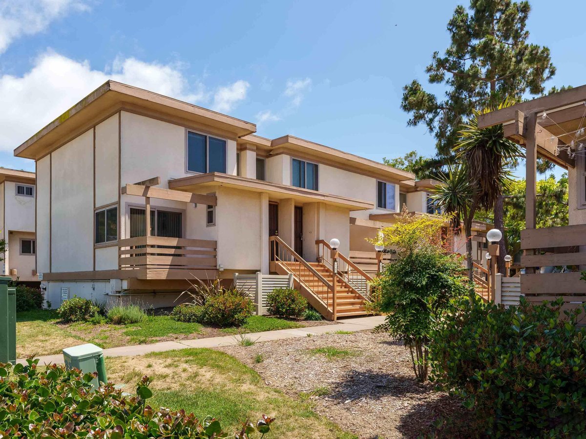 2690 Worden St UNIT 79, San Diego, CA 92110 - 660K! - Condo of the day!! Would you like to see this in person? Call me today! Check out the 3D Virtual Tour in the link below!

#randicastle007 #realtor #buyahome #sandiego #featuredhome #pointloma #condo

randicastle007.com/homes-for-sale…