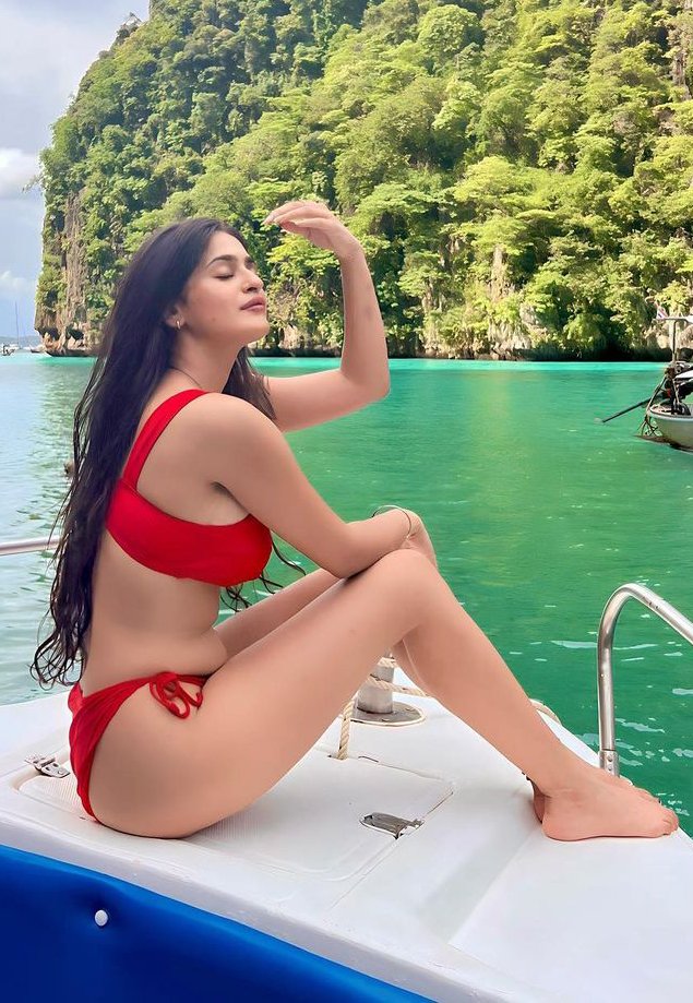 FyOO_3baIAA2MO1?format=jpg&name=medium