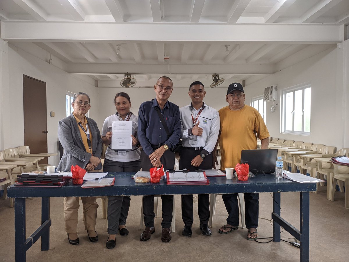 anleyapostol's tweet photo. Sheeshh!! Thesis defended @GuarinMavel 🥳🍻 https://t.co/j0D7yidLMj