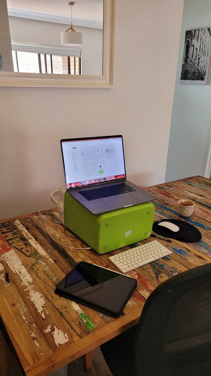 I've had a lot of hilarious work from home set ups over the past few years, but this one is a personal favourite. I call this one, the 'Desky'.