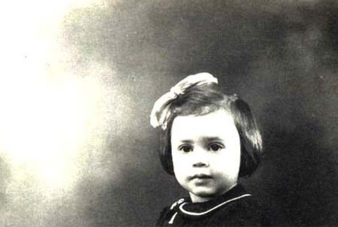 AuschwitzMuseum's tweet photo. 10 June 1940 | French Jewish girl Camille Himmelfarb was born in Paris.

She arrived at #Auschwitz on 18 September 1942 in a transport of 1,003 Jews deported from Drancy. She was murdered in a gas chamber after the selection. https://t.co/nmlZTOyxW2