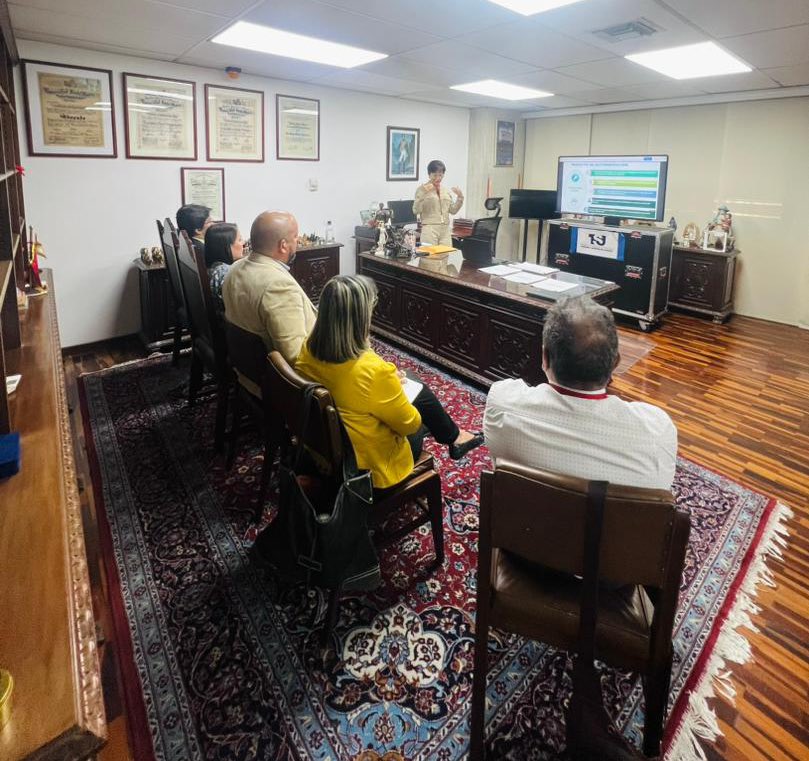 En el TSJ, la <a href="/cetydip/">CETYDIP</a> y el <a href="/CNTI_VE/">Centro Nacional de Tecnologías de Información</a> ente adscrito al <a href="/mincyt/">mincyt</a> sostuvimos reunión con el Ing. Carlos Parra y su equipo de profesionales de las tecnologías de la información, sobre los avances en la Sistematización del Poder Judicial, proyecto que venimos trabajando conjuntamente.